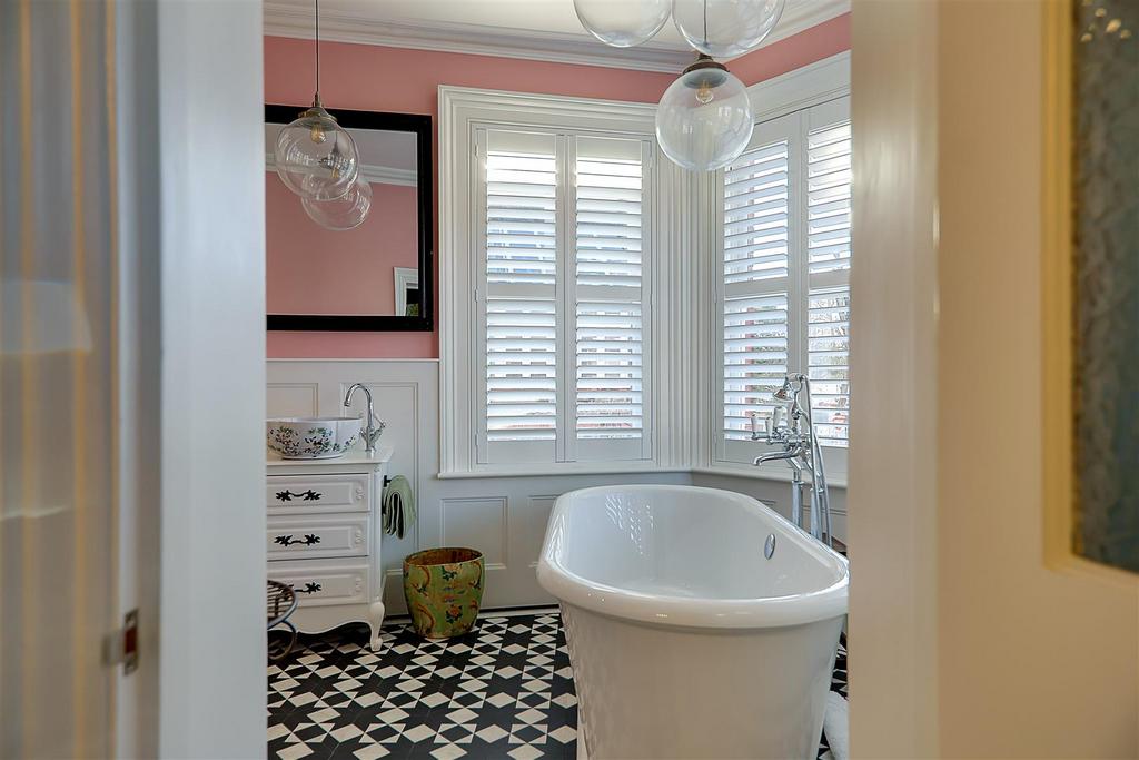 Ensuite