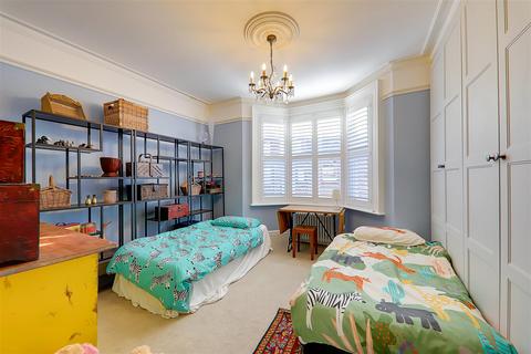 2 Warwick Gardens, Worthing, BN11 1PE