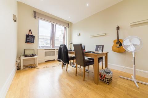 2 bedroom apartment to rent, Whitehouse Apartments, London SE1