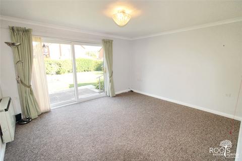 2 bedroom bungalow for sale, The Maltings, Berkshire RG19