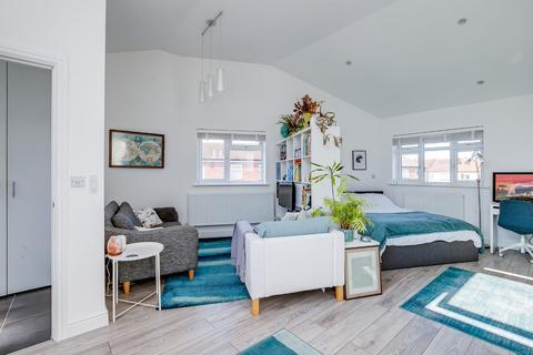 Flat 2, 6a Juniper Gardens, London, SW16 5TJ
