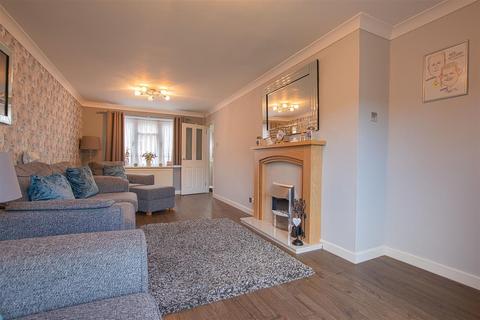 32 Steward Close, Cheshunt, Waltham Cross, EN8 8UW