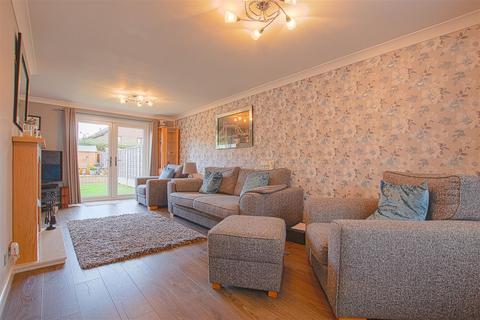 32 Steward Close, Cheshunt, Waltham Cross, EN8 8UW