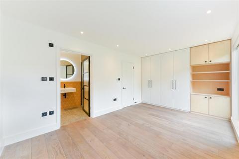 5 bedroom semi-detached house to rent, Southridge Place, Wimbledon, SW20