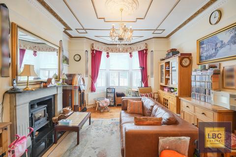 6 bedroom semi-detached house for sale, Ringstead Road, London SE6