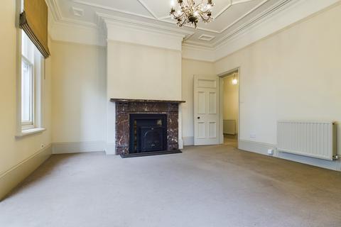 2 bedroom flat to rent, Victoria Road, Harrogate, HG2