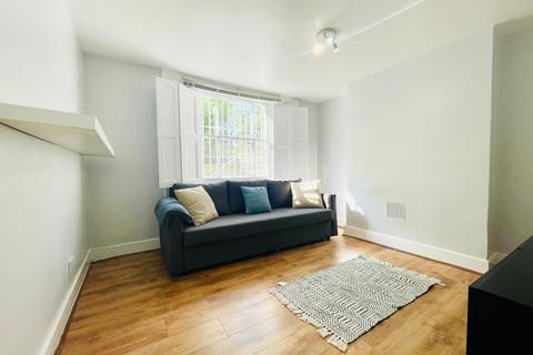 2 bedroom flat to rent, Dalston Lane, London, E8