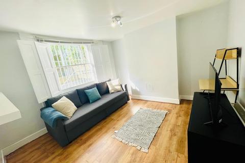 2 bedroom flat to rent, Dalston Lane, London, E8