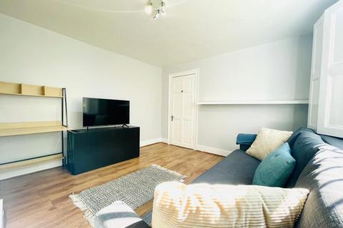 2 bedroom flat to rent, Dalston Lane, London, E8