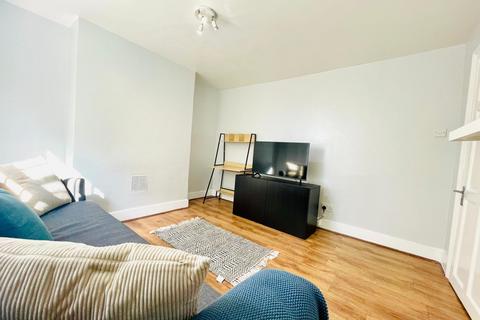 2 bedroom flat to rent, Dalston Lane, London, E8