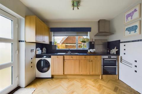 21 Manor Park, Broughton, Malton, YO17 6QL