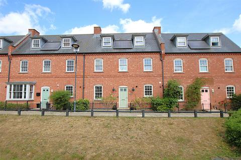 4 bedroom terraced house for sale, Scribers Drive, Upton