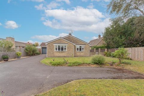 3 bedroom detached bungalow for sale, Shurnhold, Melksham