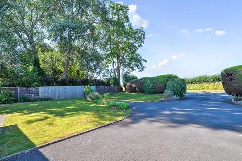 20b Shurnhold, Melksham, SN12 8DG