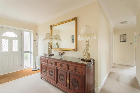20b Shurnhold, Melksham, SN12 8DG