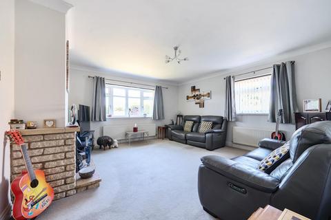 20b Shurnhold, Melksham, SN12 8DG