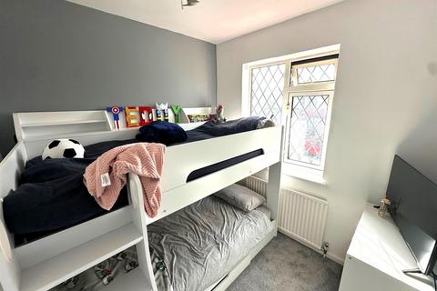 27 Burns Avenue, Feltham, TW14 9LZ
