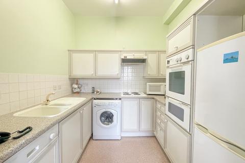 2 bedroom flat for sale, Melbourne Quay, West Street, Gravesend, Kent, DA11