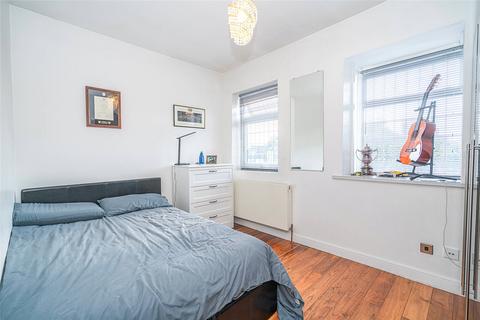 13 Abbots Gardens, London, N2 0JG