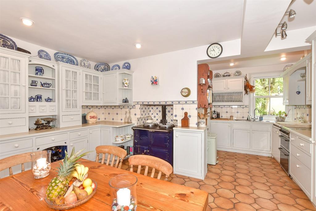 Kitchen/ Breakfast Room