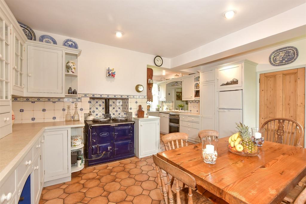 Kitchen/ Breakfast Room