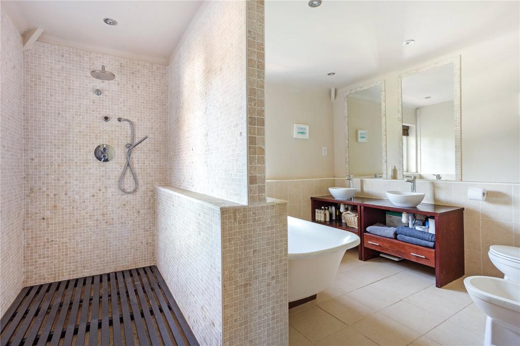 Bath/Shower Room