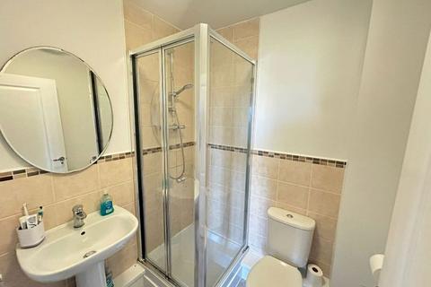 2 bedroom flat for sale, Carver Close, Stratton, Swindon, SN3 4GJ