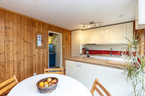 613 Ferry Road, Edinburgh, EH4 2TT