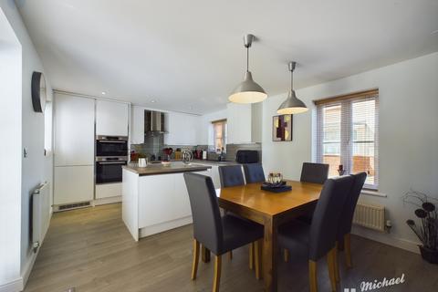 3 bedroom detached house for sale, Tortoiseshell Road, Aylesbury