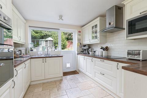 11 Fulmar Drive, East Grinstead, RH19 3XL
