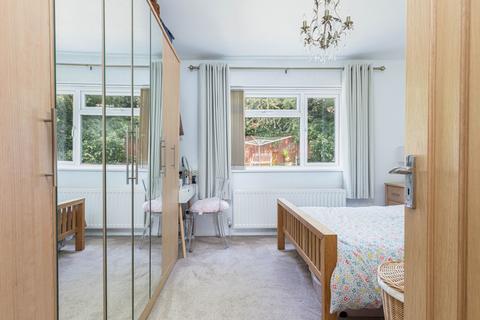 11 Fulmar Drive, East Grinstead, RH19 3XL