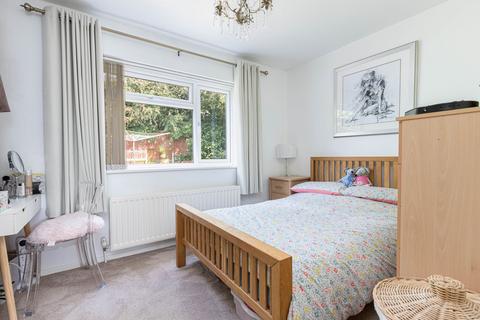 11 Fulmar Drive, East Grinstead, RH19 3XL