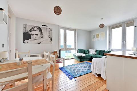 2 bedroom flat for sale, Garratt Lane, Wandsworth, London, SW18