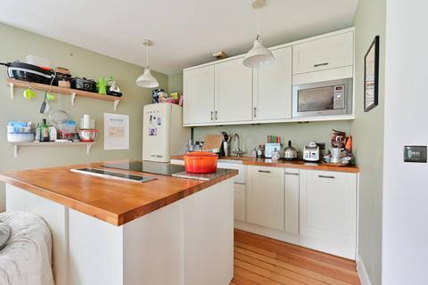 2 bedroom flat for sale, Garratt Lane, Wandsworth, London, SW18