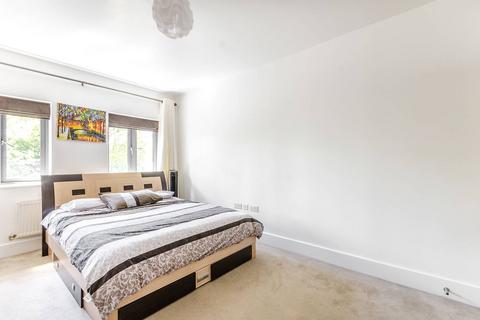 2 bedroom flat to rent, Putney Bridge Road, East Putney, London, SW18