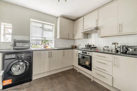 2 bedroom flat to rent, Southcote Rise, Ruislip, HA4