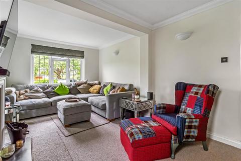 20 Stag Leys, Ashtead, KT21 2TD