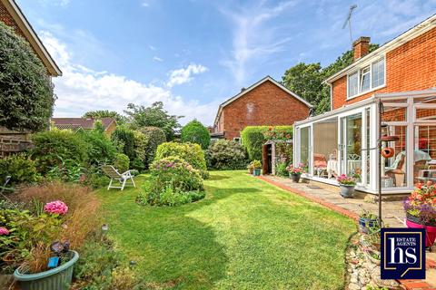 3 bedroom detached house for sale, Warley Hill, Brentwood CM13