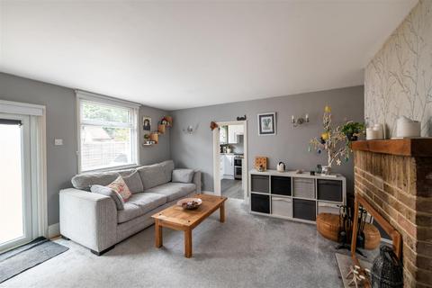 2 bedroom maisonette for sale, Bonehurst Road, Horley