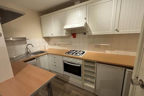 2 bedroom flat to rent, Wycliffe Drive, Leeds, West Yorkshire, LS17