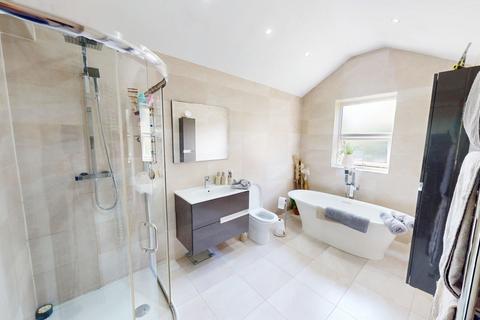 17 Chorley Road, Westhoughton, Bolton, BL5 3PD