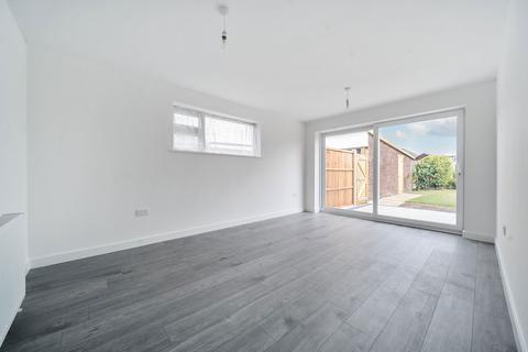 21 Denham Drive, Basingstoke, RG22 6LT