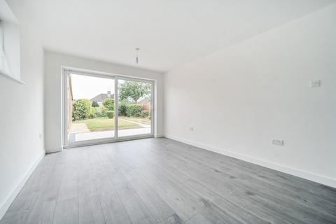 21 Denham Drive, Basingstoke, RG22 6LT