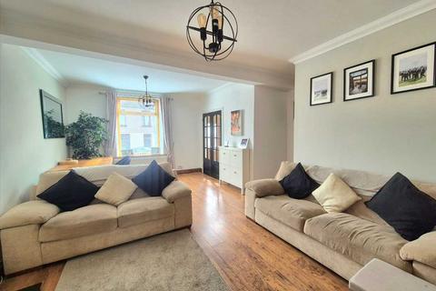 90 Charles Street, Tonypandy, CF40 2AW