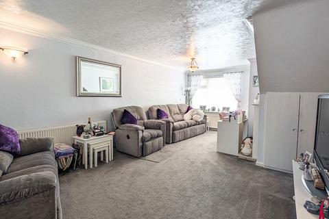 24 Standedge, Wilnecote, Tamworth, B77 4LB