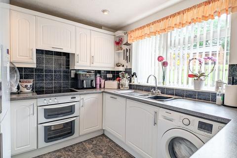 24 Standedge, Wilnecote, Tamworth, B77 4LB