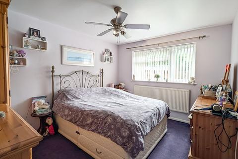 24 Standedge, Wilnecote, Tamworth, B77 4LB