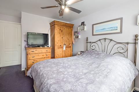 24 Standedge, Wilnecote, Tamworth, B77 4LB
