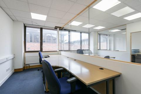 Office to rent, Chase Road, Southgate