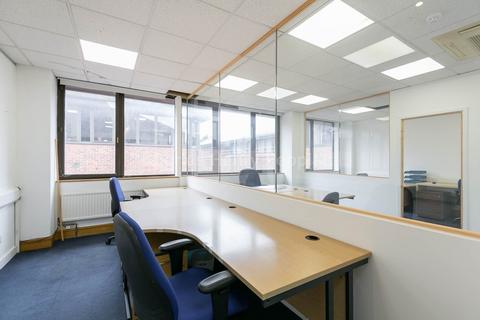 Office to rent, Chase Road, Southgate